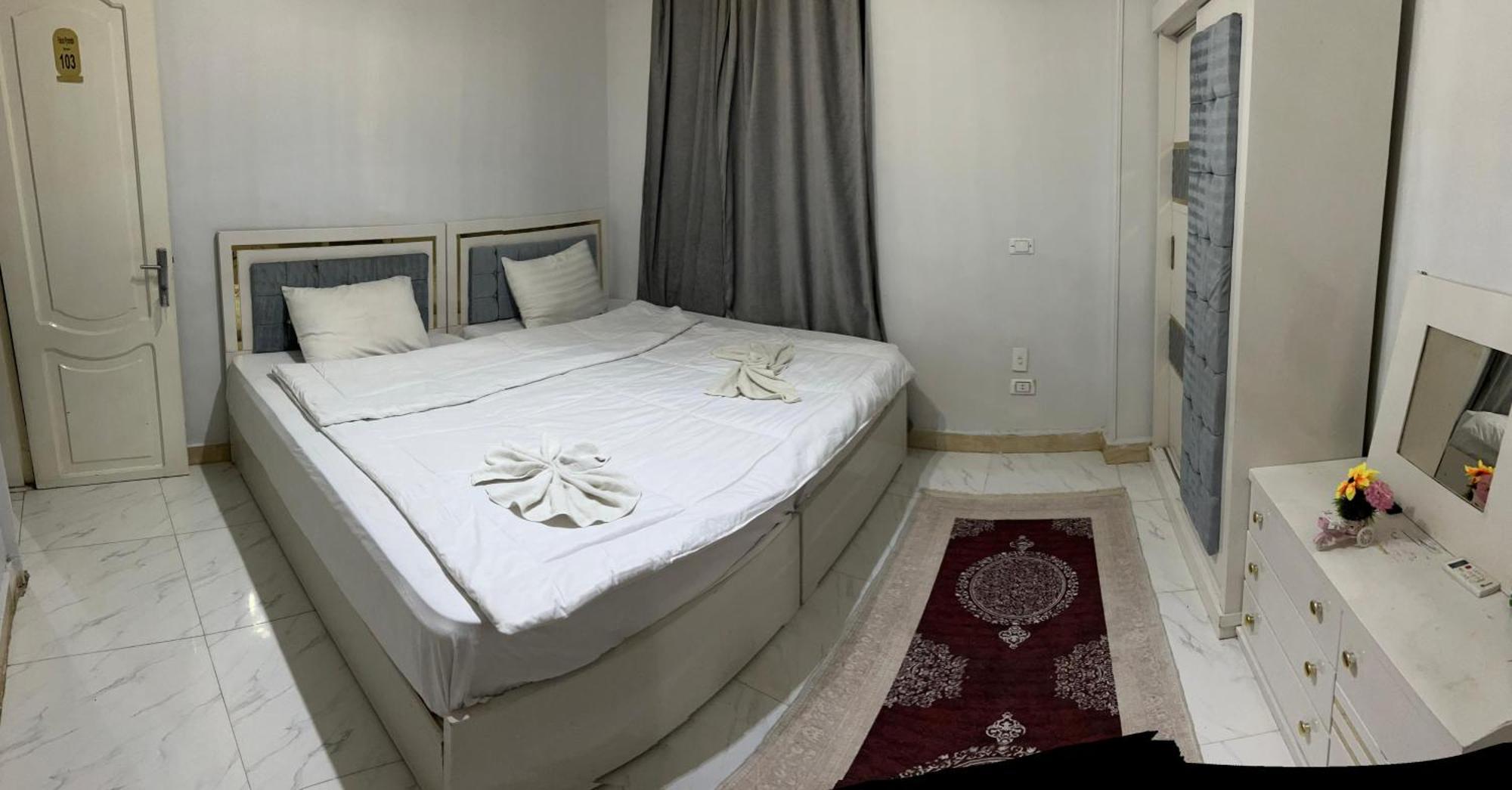 Hotel Pharaohs Oasis 3*